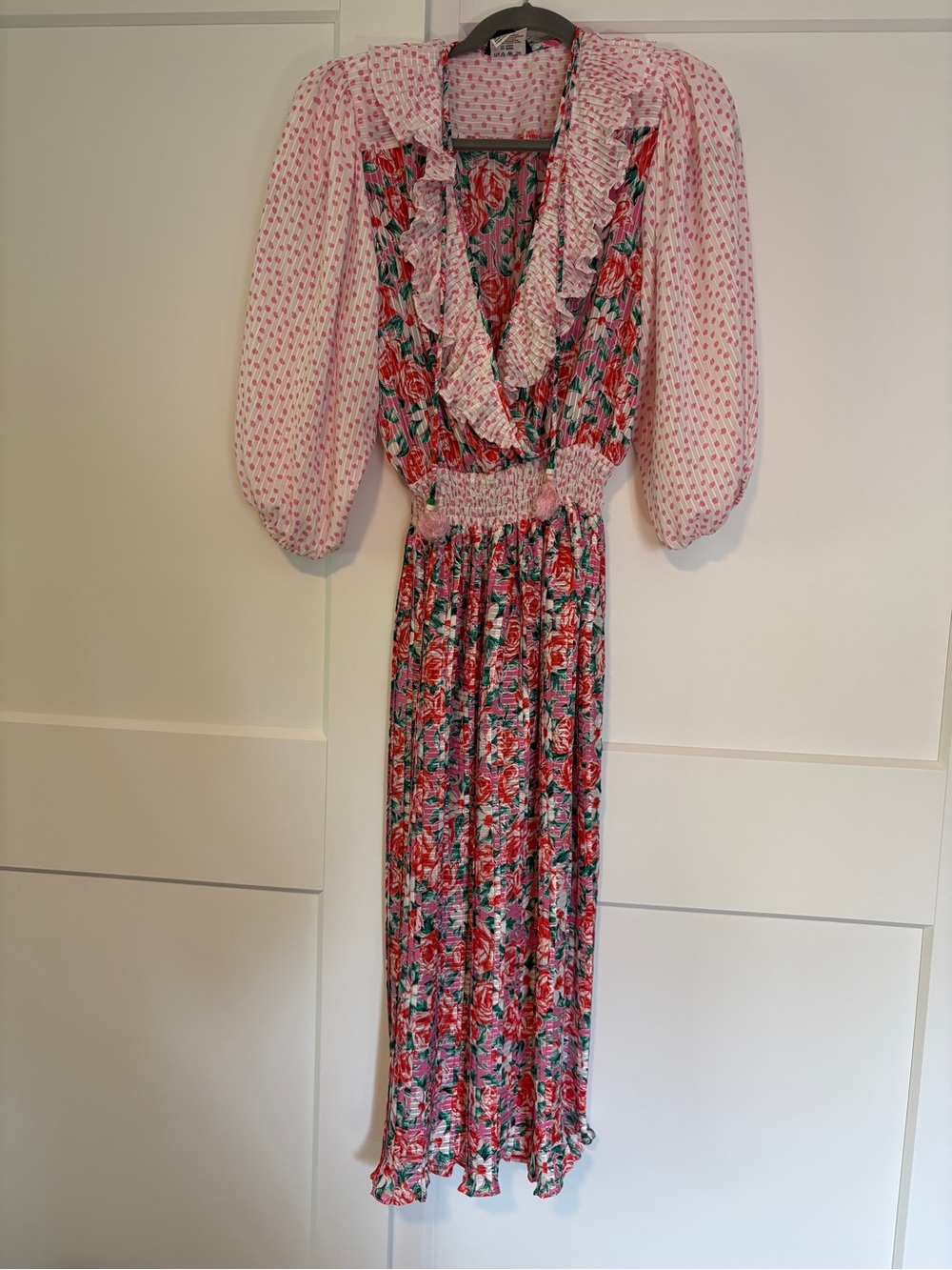 Vintage 1980s DIANE FREIS Floral &polka dot deep v ruffle collar Georgette Dress